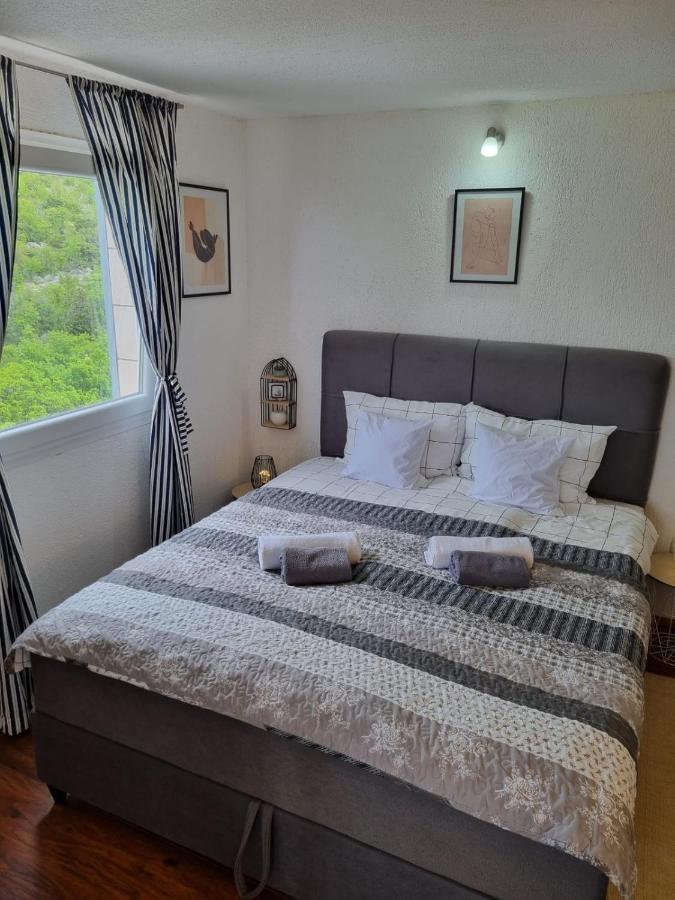 Apartmani 'Cvit' Karlobag Exterior foto