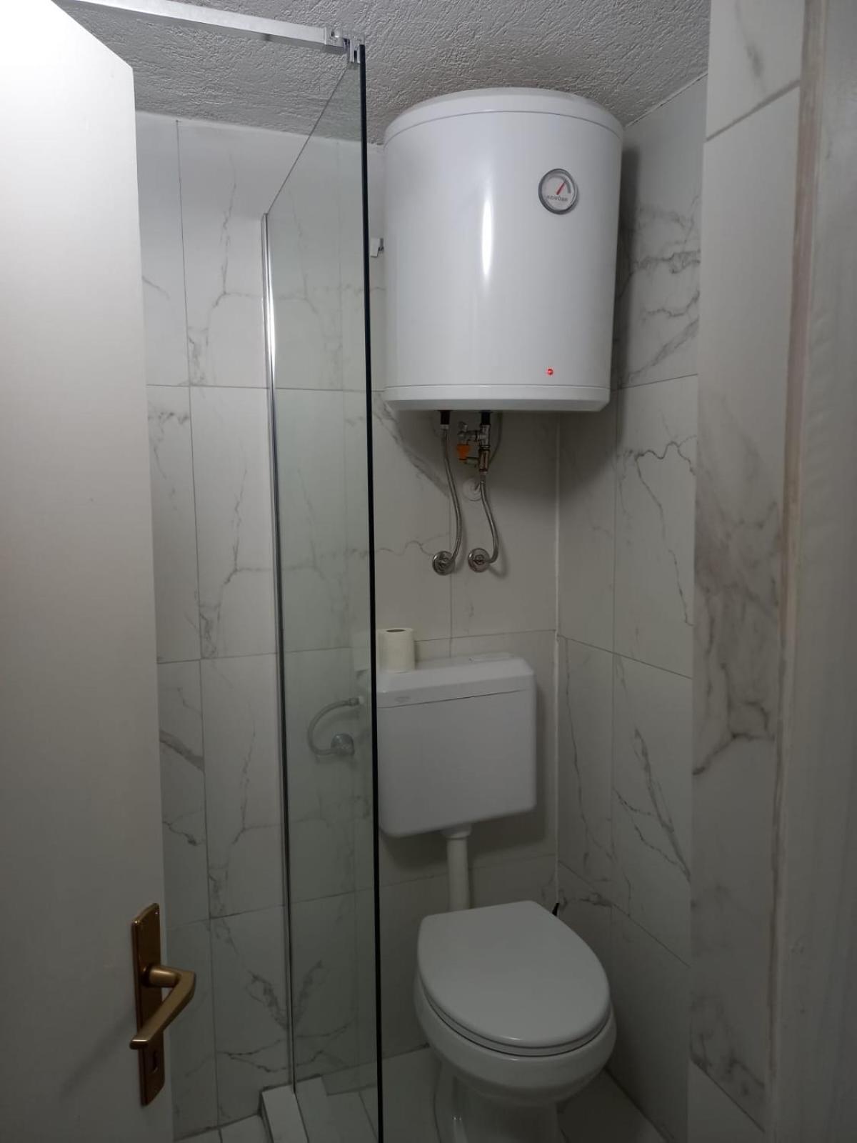 Apartmani 'Cvit' Karlobag Exterior foto