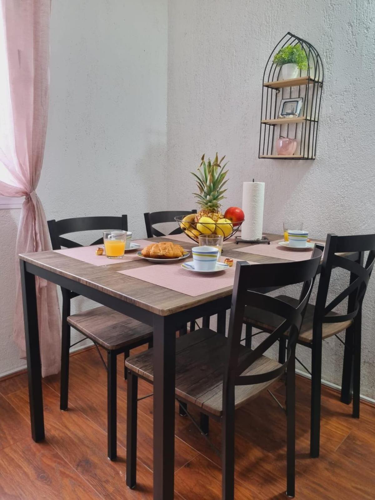 Apartmani 'Cvit' Karlobag Exterior foto