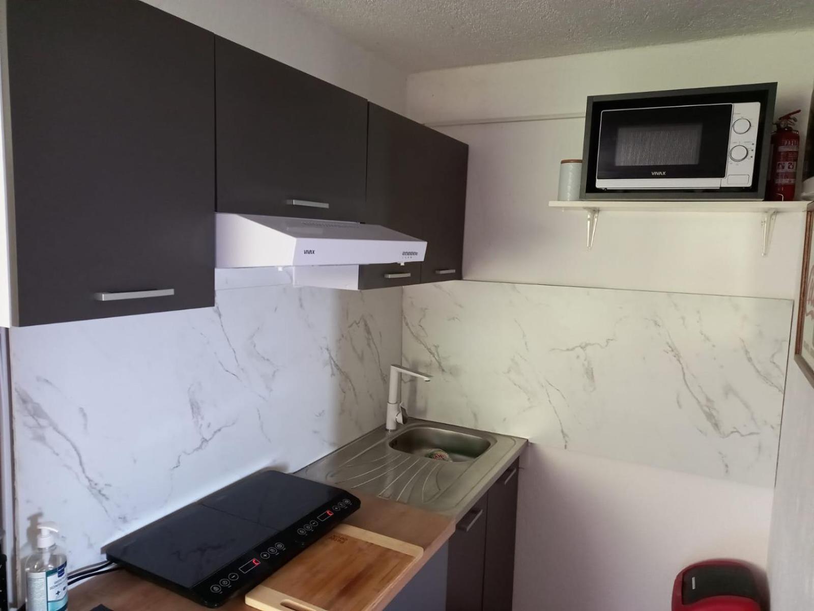 Apartmani 'Cvit' Karlobag Exterior foto