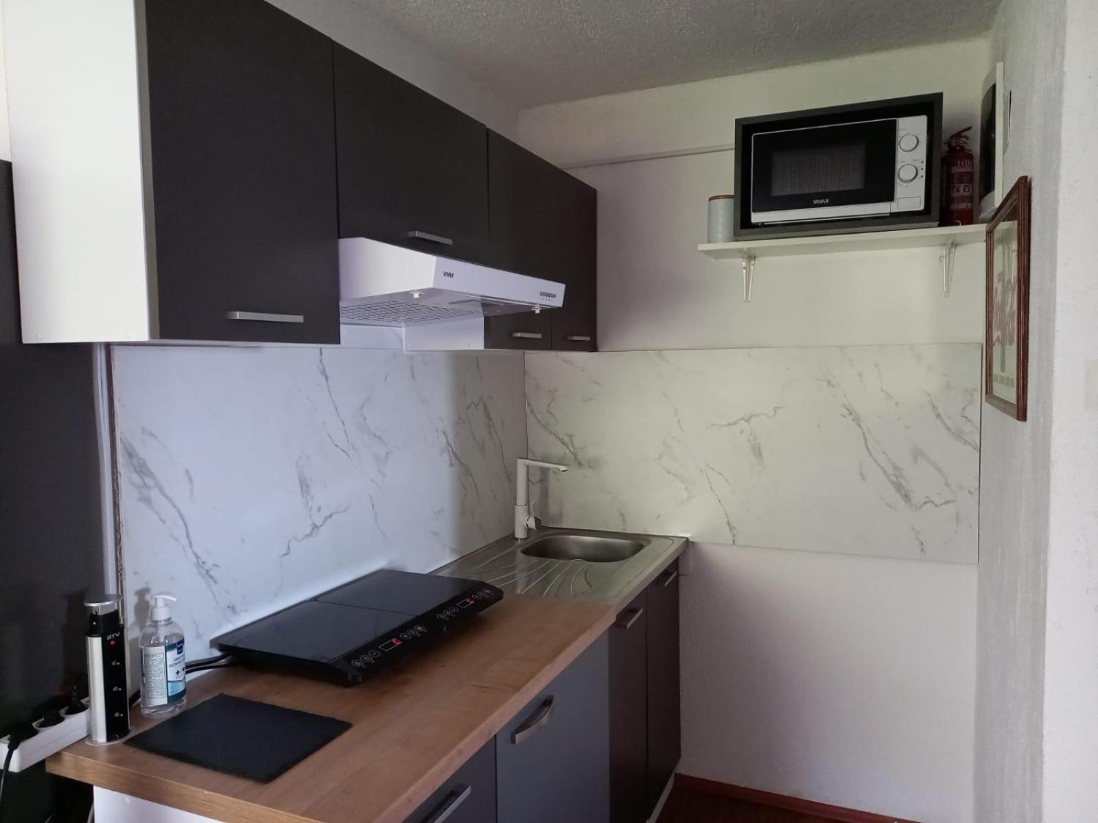 Apartmani 'Cvit' Karlobag Exterior foto